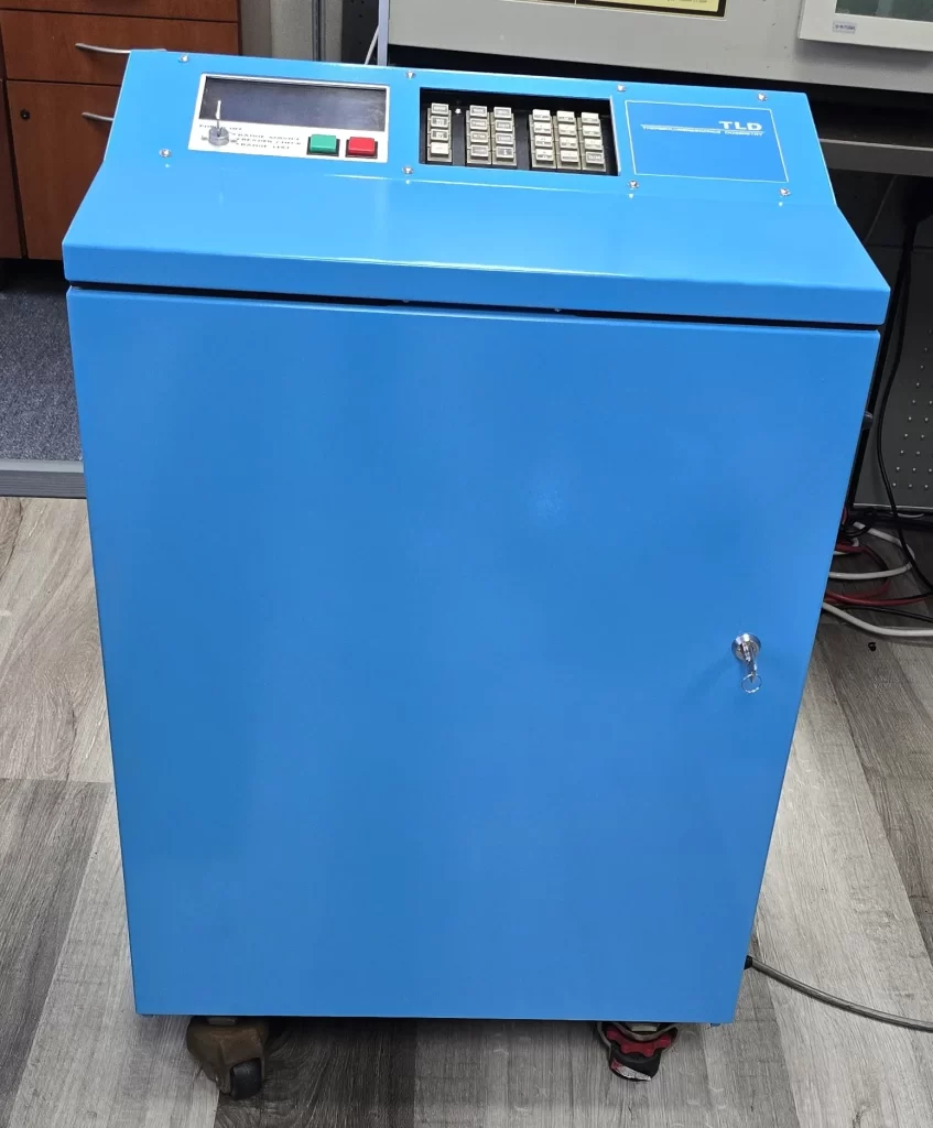 Blue UD-710 reader with exterior panels installed after refurbishment